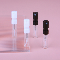 Flacon de parfum portable mini SUMEEAR en verre transparent de 1 ml avec pulvérisateur, rechargeable, échantillon, diffuseur à bâtonnets, logo personnalisé