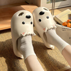 Pantuflas de Estar por Casa para Todas las Estaciones, Diseño Calado, Antideslizantes, Cómodas, para Interiores y Exteriores - Product Image 4