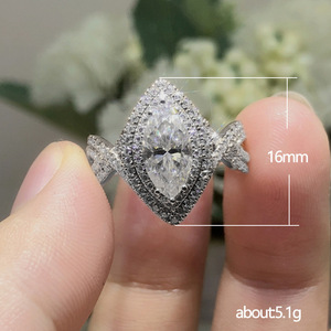Anello Creativo con Zirconia Cubica a Forma di Marquise per Donne, Gioiello Simulato di Fidanzamento con Cristallo Bianco e Elegante Fascia alla Moda - Product Image 5