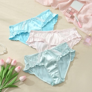 Bragas de seda transpirable sin costuras personalizadas de nuevo diseño, bragas de encaje para niñas, ropa interior de verano para mujer, bragas de seda satinada - Product Image 1