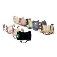 Sac à main pour femme disponible en stock de Jaquemus à la mode en cuir tressé tissé pour épaule