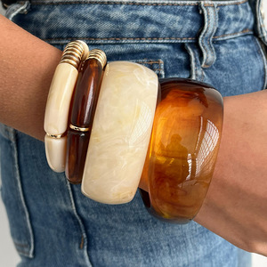 Bracelets en résine acrylique pour l'automne et l'<span class=keywords><strong>hiver</strong></span>, style européen et américain, bijoux de poignet pour femmes, mode de niche, style urbain - Product Image 2