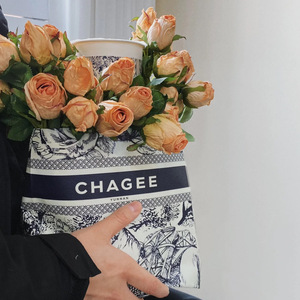 Rosas Fucsia Artificiales de Seda, Estilo Vintage, para Decoración del Hogar y Bodas - Product Image 3