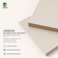 Panneau décoratif en fibre de bois écologique gris pêche chaud, résistant à l'humidité, avec faible teneur en formaldéhyde E0 pour les intérieurs modernes