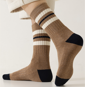 <span class=keywords><strong>Chaussettes</strong></span> en coton rayées personnalisées en gros, absorbantes, <span class=keywords><strong>chaudes</strong></span>, épaisses, en tissu éponge, <span class=keywords><strong>pour</strong></span> hommes, <span class=keywords><strong>chaussettes</strong></span> thermiques mi-mollet <span class=keywords><strong>pour</strong></span> <span class=keywords><strong>l</strong></span>'<span class=keywords><strong>hiver</strong></span> quotidien - Product Image 3