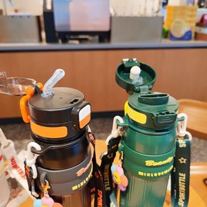 Insulated Water Bottle 0.7L Flip Cover Portable With Strap Outdoor Sports Bottle Home Car Office Use - Product Image 4