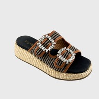 Mules décontractées à bout ouvert avec empeigne tressée colorée et boucle carrée en strass, sandales compensées à plateforme pour femme