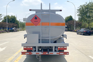 10 Cubic Meters 165HP Flammable Liquid <b>Transport</b> Vehicle China Dongfeng 4*2 Oil Tanker Truck Refueling Truck - Product Image 6