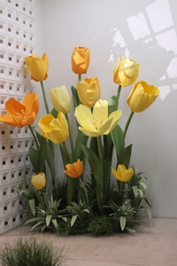 Fiori Decorativi in Schiuma Eva Fatti a Mano, Tulipani Giganti Giallo-Arancio Alti 2 <span class=keywords><strong>M</strong></span> con Supporto per Noleggio Matrimoni, Set di Fiori per Decorazioni - Product Image 6