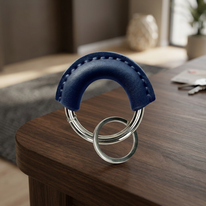 Porte-clés de luxe fait main en cuir bleu avec logo personnalisé brodé, anneau en D pour clés de voiture, anneau fendu en métal argenté en acier inoxydable - Product Image 3