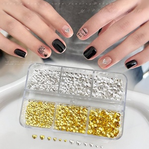 Joyería para Uñas Navideña en Oferta, Decoración de Uñas DIY, Remaches de Corazón Dorados y Plateados, Exclusivos para Adornos de Uñas - Product Image 1