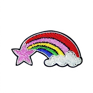 Insignias para coser con diseño de arcoíris bordado de seda personalizable tela y fieltro con logotipo personalizado para bolsos - Product Image 1