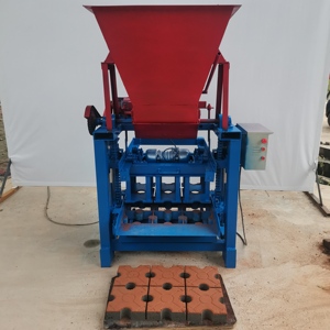 Machine à Briques Écologique 4-35A la Plus Vendue avec Trémie, Machine Industrielle à Blocs de Béton à partir de Matériaux de Déchets - Product Image 2