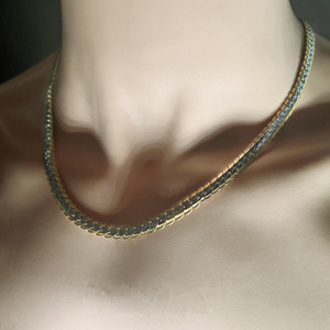 Cadena cubana en relieve de dos tonos, oro y plata, de acero inoxidable, plana, tipo espiga, cadena de eslabones, collar. - Product Image 1