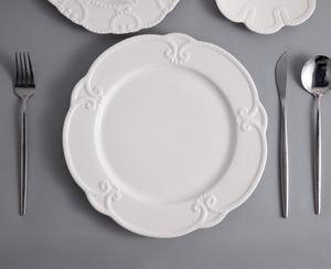 Ensemble d'assiettes à dîner en céramique blanche avec logo personnalisé en relief, pour mariage, banquet, hôtel de luxe, restaurant, fête, vaisselle en porcelaine - Product Image 5