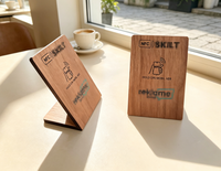 Panneaux en bois exclusifs Nichen One pour paiement par code QR, idéaux pour restaurants, hôtels et bars, et panneaux de table réservée.