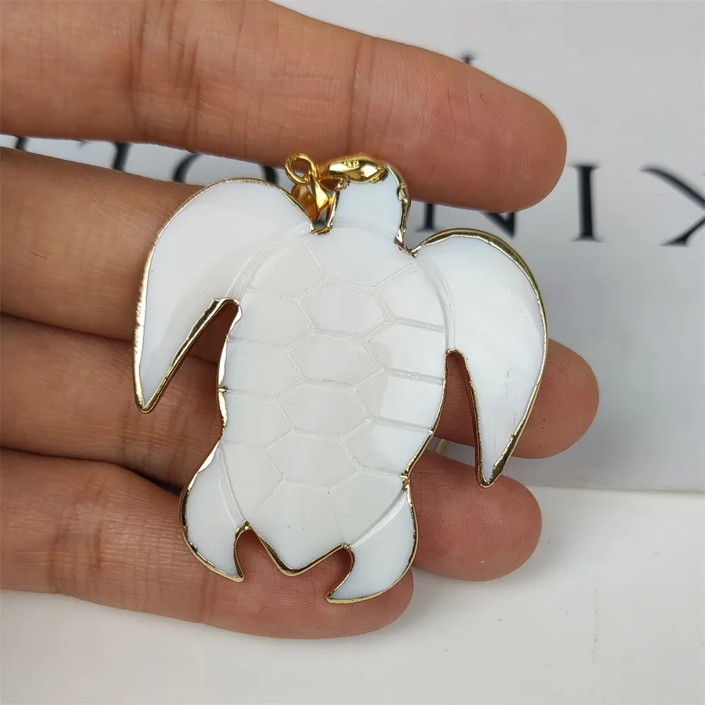 Bohemian jewelry new arrivals natural seashell necklace charm white shell carving sea turtle shaped pendant for jewellery