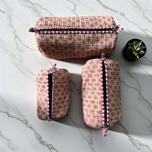 Ensemble de 3 trousses de maquillage en coton matelassé Vibe India, imprimées à la main avec motifs de blocs de bois, fermeture éclair, étanches, pochettes de voyage utilitaires, Rajasthan - Product Image 2