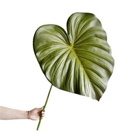 Tanaman Philodendron Buatan dengan Daun Besar yang Realistis, Daun Pisang, Dekorasi Ruang Tamu Sederhana, Tanaman Hijau