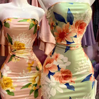 Robe midi moulante sans bretelles à imprimé floral vibrant pour femme, idéale pour la plage, les soirées ou les rendez-vous