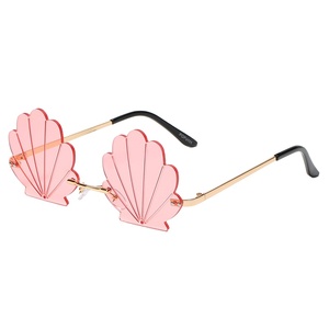Gafas de Sol Divertidas con Forma de Concha, Patillas Metálicas, Gafas de Moda sin Montura para Mujer - Product Image 1