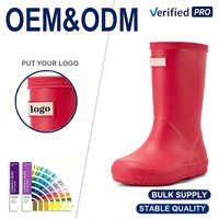 Bottes de pluie en caoutchouc imperméables pour enfants et tout-petits, design classique noir mi-hauteur avec semelle antidérapante pour les jeux en plein air