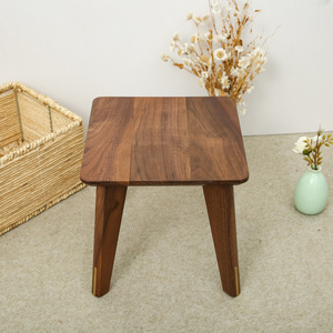 Taburete pequeño de madera maciza de nogal negro norteamericano, banco duradero para cambiar zapatos, diseño minimalista moderno para niños y adultos - Product Image 1