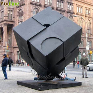 Escultura de Parque al Aire Libre de Diseño Moderno y Famoso, Estatua Cúbica de Acero Inoxidable Negro - Product Image 2