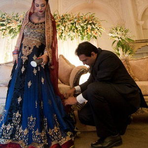 Vestido nupcial indio pakistaní hasta el suelo Anarkali con bordado Zardozi pesado para ropa de fiesta de boda diseño elegante 2025 - Product Image 1