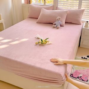YongHo Winter Cozy Milk Velvet Locking Sábana bajera ajustable King Size Elastic Full Bed Cover con facecloth Estilo liso para dormitorio - Product Image 6