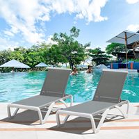 Chaise longue d'extérieur réglable avec structure en aluminium durable et lattes en plastique résistantes aux intempéries pour terrasse de piscine et pelouse