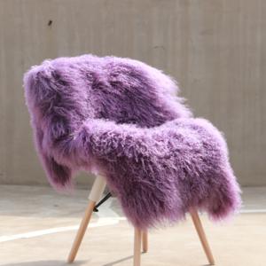 I cappotti con colletto e sciarpa utilizzano rifiniture in vera pelliccia di agnello con capelli lunghi e ricci naturali - Product Image 1