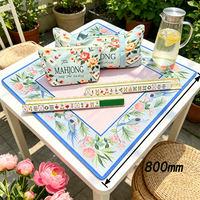 Ensemble de Mahjong Américain pour les Fêtes de Noël, Tuiles de Mahjong en Acrylique à 4 Couches, Accessoires Complets avec Supports de Mahjong, Tapis de Table et Sac