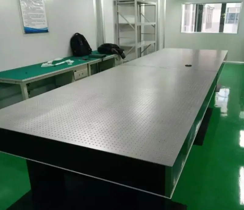 POT-G optical platform 1500x1200mm platform can be adjusted and levelled by players and can be installed with supporting casters