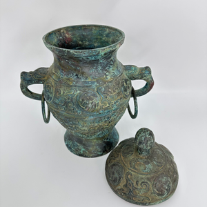 Pregiato Vaso Antico Cinese in Bronzo con Motivo Panchi, Manufatto in Metallo di Eccezionale Valore Storico, Culturale e Artistico - Product Image 2