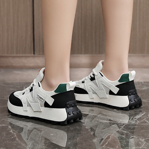   Chaussures décontractées sportives à lacets pour femmes, tendance mode 2026, maille respirante, antidérapantes, automne/printemps/été, fabriquées en Chine - Product Image 2