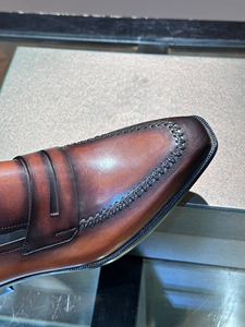 Chaussures en cuir à bout pointu de style britannique pour hommes avec logo personnalisé d'usine - Product Image 5