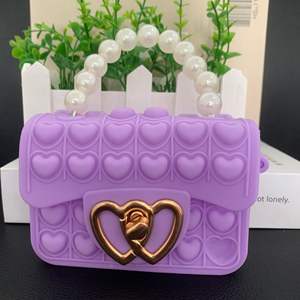 Hoge kwaliteit schattige mini siliconen crossbody tas handtas meisjes kinder snoepkleurige make-up tas nieuwe cartoon groothandelsdoos - Product Image 2