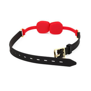 धर्म वयस्क सेक्स खिलौने महिलाओं के लिए लाल नरम सिलिकॉन मुंह स्टॉपर सुनहरे लॉक बंधन के साथ - Product Image 3