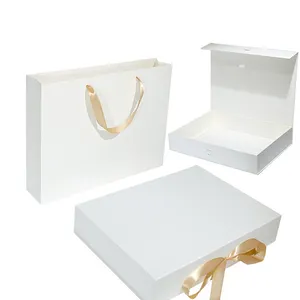 Confezione regalo pieghevole con chiusura magnetica con marchio personalizzato per imballaggio di abbigliamento pieghevole rettangolare con manico a nastro per indumenti