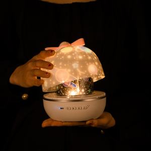 Proiettore di Stelle per Bambini, Luce <span class=keywords><strong>Notturna</strong></span> LED dal Design Moderno, 6 Colori, 6 Film, 8 Musica, Mini Lampada per Dormire, Decorazione per Camera da Letto - Product Image 4