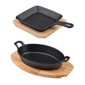 Poêle de cuisine professionnelle en fonte noir mat, mini poêle à fajitas avec base en bois - Product Image 1