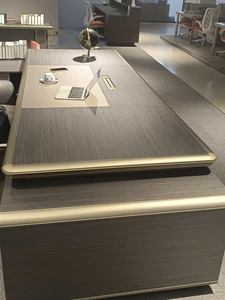 <span class=keywords><strong>Bureau</strong></span> <span class=keywords><strong>de</strong></span> direction rectangulaire en chêne avec bordure en alliage d'aluminium, style italien, luxe léger, moderne, grand format, chaise <span class=keywords><strong>de</strong></span> président <span class=keywords><strong>de</strong></span> haute qualité - Product Image 5