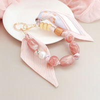 Chaîne de téléphone en acrylique premium, style foulard, avec pendentif à perles irrégulières vintage, breloque pour sac et téléphone, porte-clés de voiture, élégant pour femme de bureau
