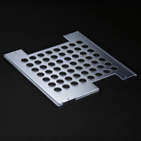 Plaque de ventilation personnalisée en polycarbonate PC transparent de 2 mm, perforée, pour protection et dissipation thermique, pour serveur, pliage/découpe