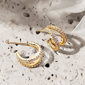 Eleganti Orecchini a Perno a Forma di C con Zirconi, Gioielli Minimalisti di Lusso per Donna, Uso Quotidiano, Regalo Chic - Product Image 2