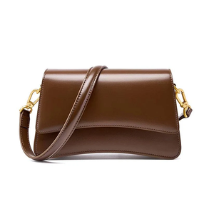 Sac fourre-tout professionnel pour femme en cuir véritable à 100 %, avec forme structurée et fermeture sécurisée - Product Image 6