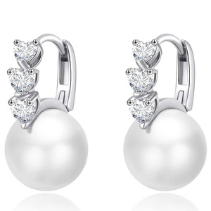 Orecchini Geometrici con Perle Simulate e Zirconi per Donne, Gioielli Eleganti e Delicati per Uso Quotidiano - Product Image 1