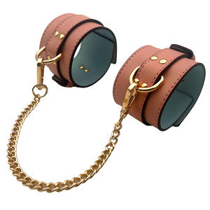 Menottes de Bondage BDSM de haute qualité Contraintes sexuelles Menottes en cuir réglables Contraintes de Bondage avec boucle en métal argenté - Product Image 2