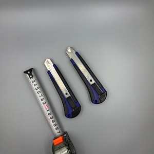 Utility Knife 18mm Stainless Steel Blade Blue Plastic Handle Office Supply Tool For Paper Cutting And Unpacking - Product Image 3